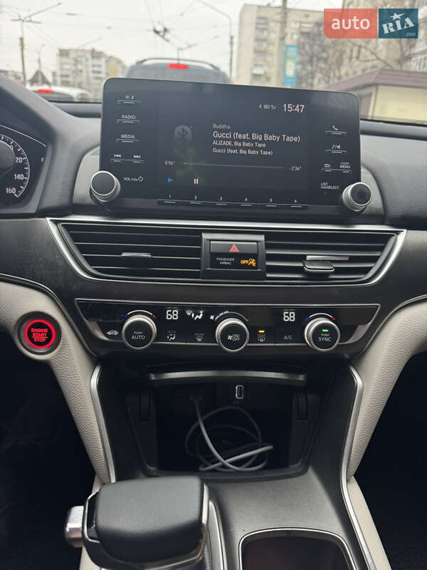 Седан Honda Accord 2018 в Львове