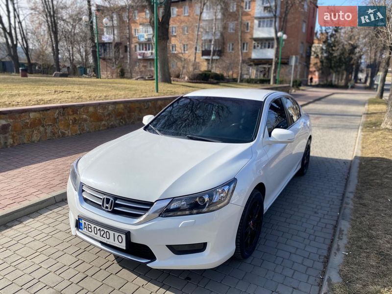 Седан Honda Accord 2013 в Киеве