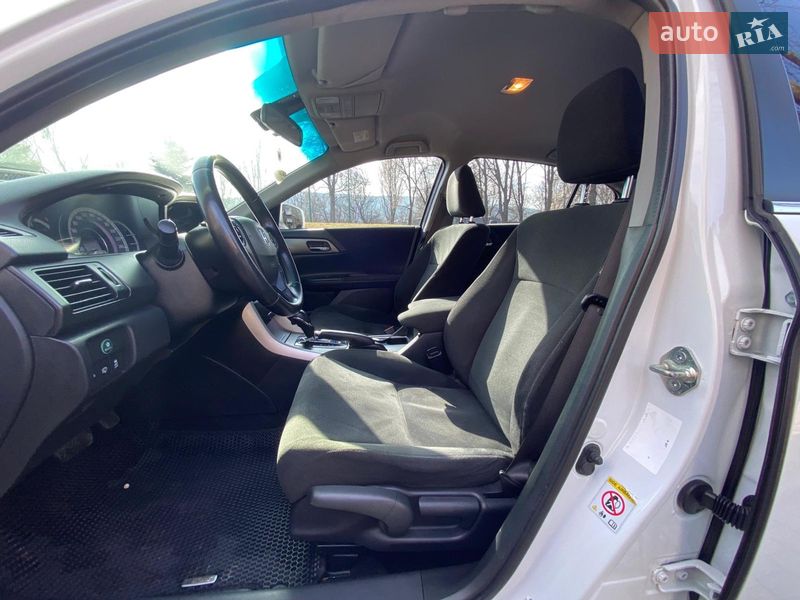 Седан Honda Accord 2013 в Киеве