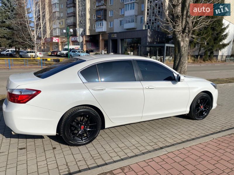 Седан Honda Accord 2013 в Киеве