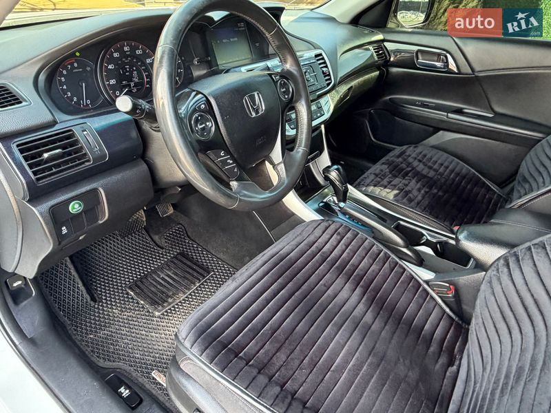 Седан Honda Accord 2014 в Киеве
