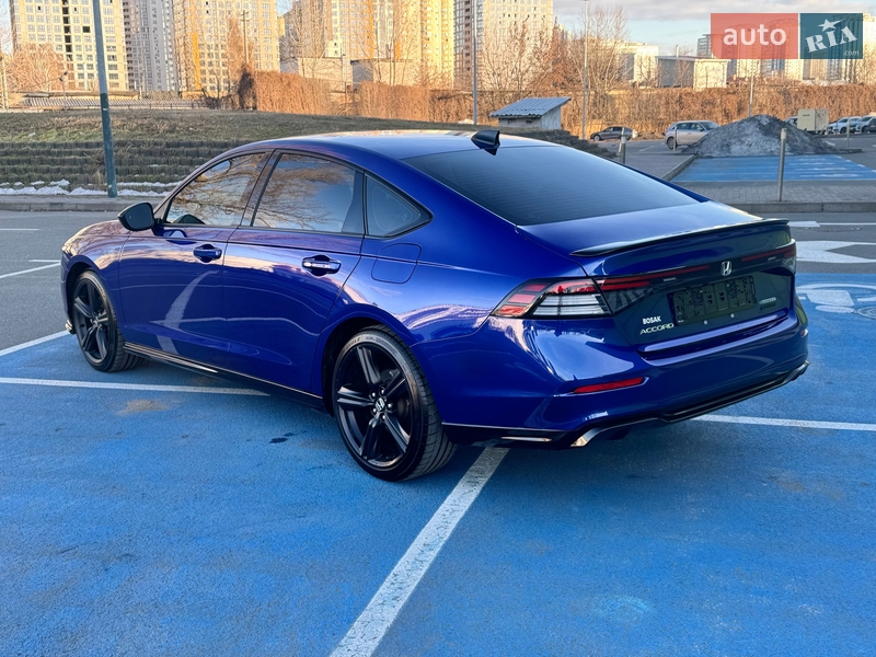 Седан Honda Accord 2023 в Киеве