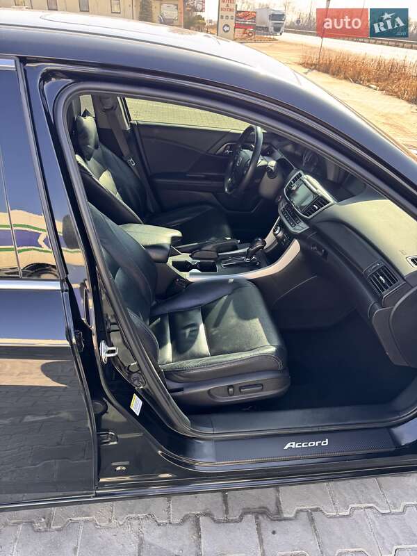 Седан Honda Accord 2015 в Виннице