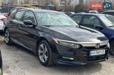Седан Honda Accord 2018 в Киеве
