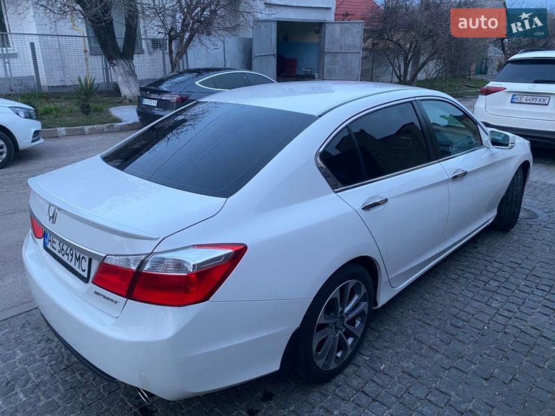 Седан Honda Accord 2013 в Днепре