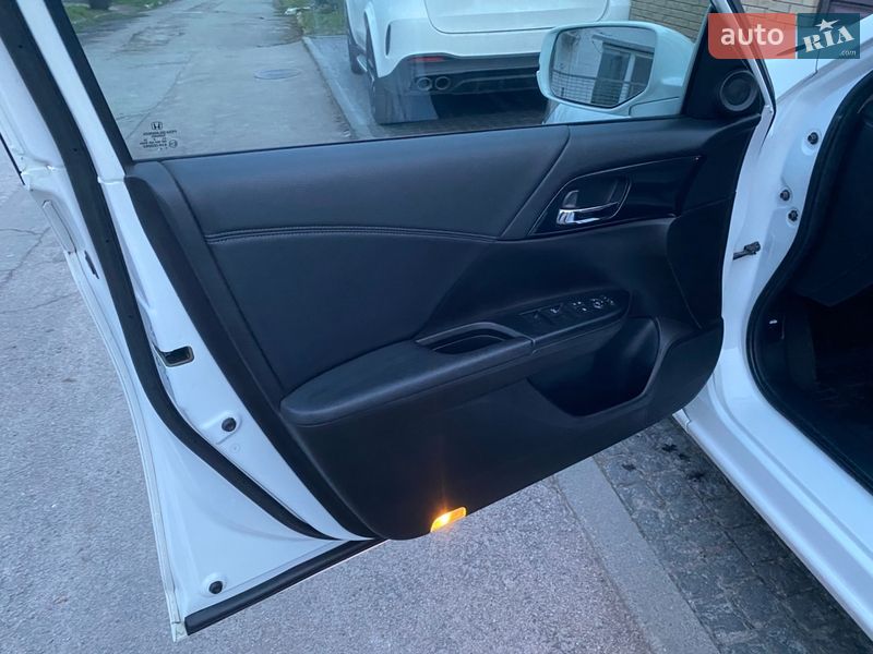 Седан Honda Accord 2013 в Днепре