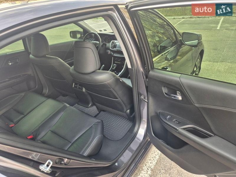 Седан Honda Accord 2016 в Днепре