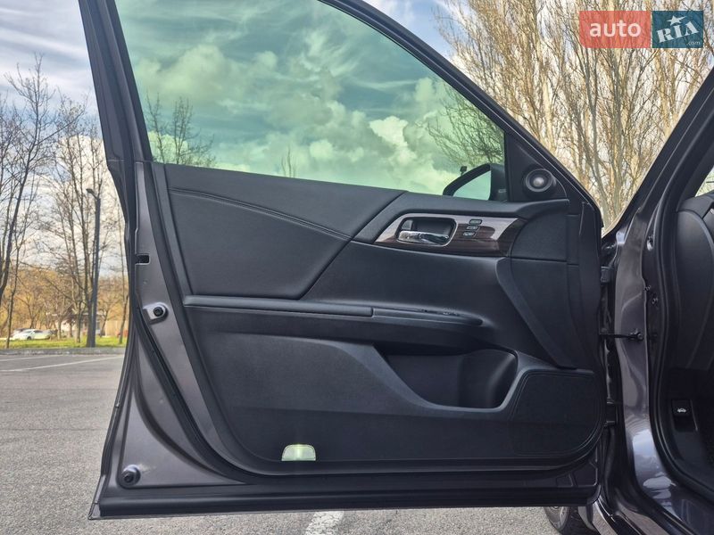 Седан Honda Accord 2016 в Днепре