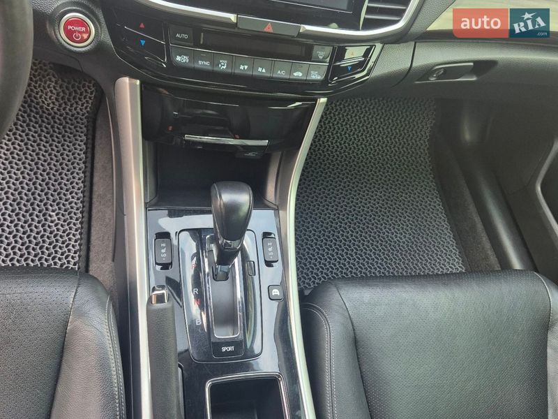 Седан Honda Accord 2016 в Днепре