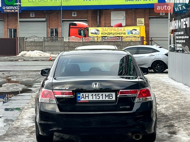Седан Honda Accord 2012 в Києві