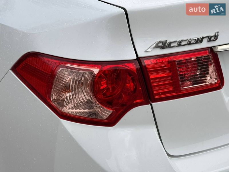 Седан Honda Accord 2012 в Охтирці