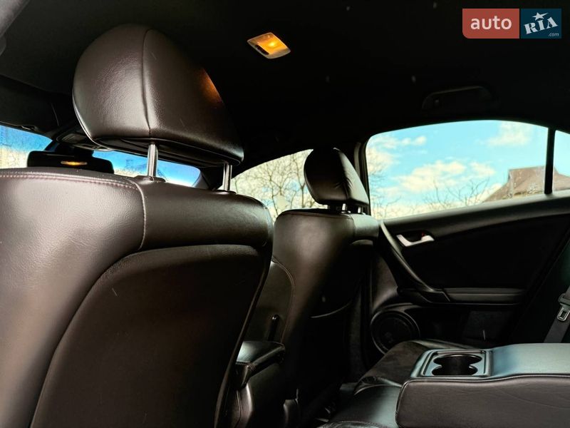 Седан Honda Accord 2012 в Охтирці