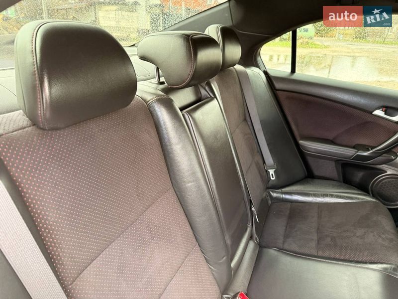 Седан Honda Accord 2012 в Охтирці