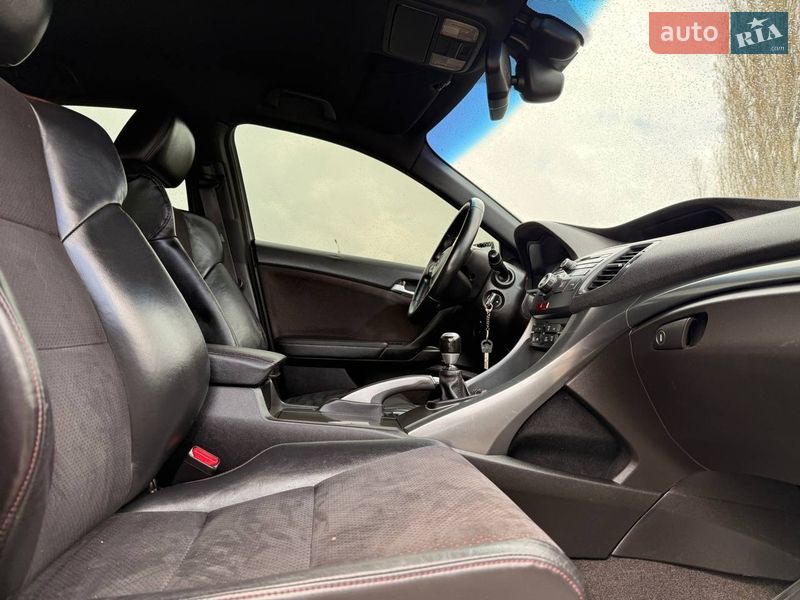 Седан Honda Accord 2012 в Охтирці