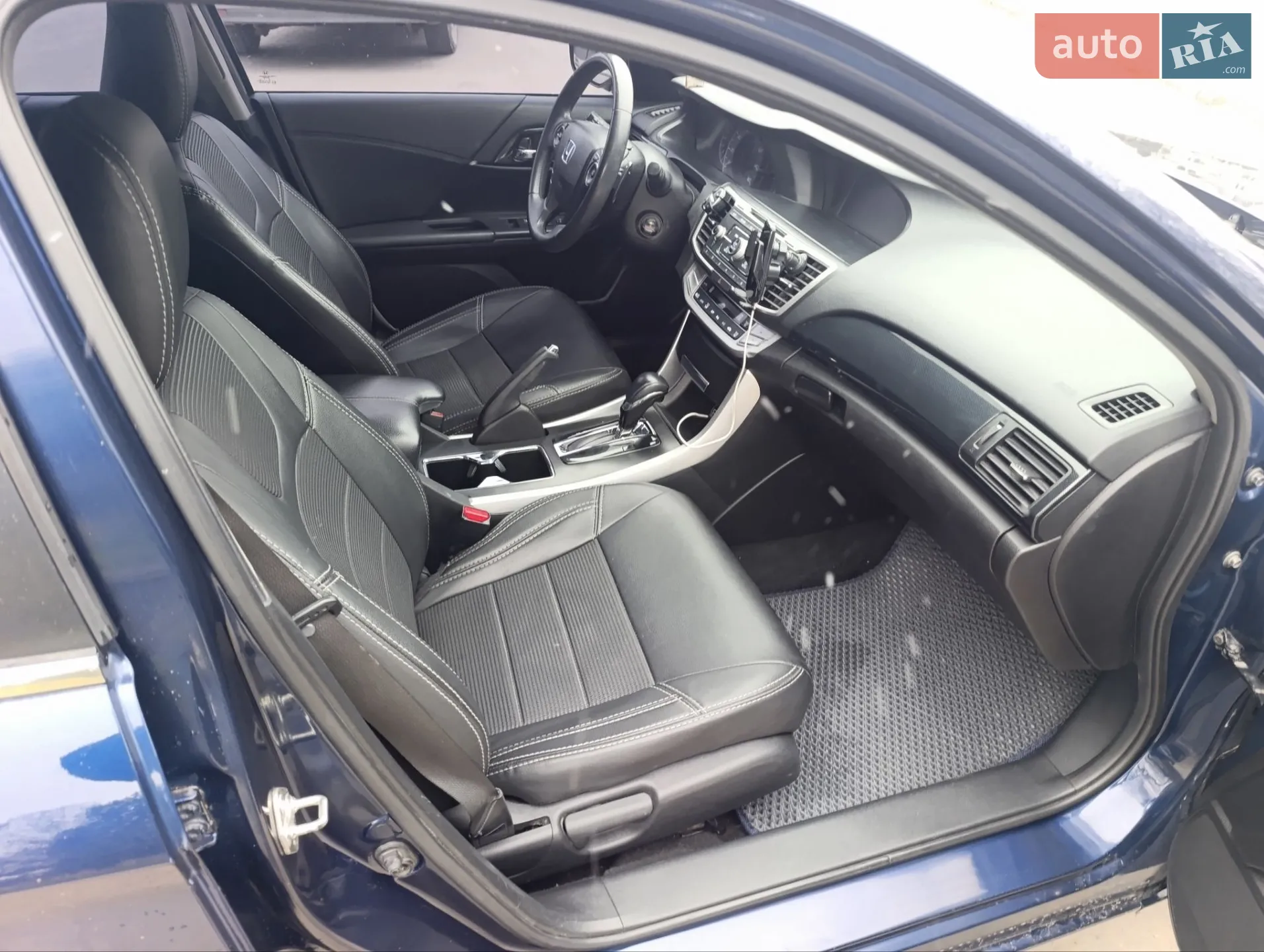 Honda Accord 2015 VIN 1HGCR2F59FA142725 фото оголошення 11 з 16