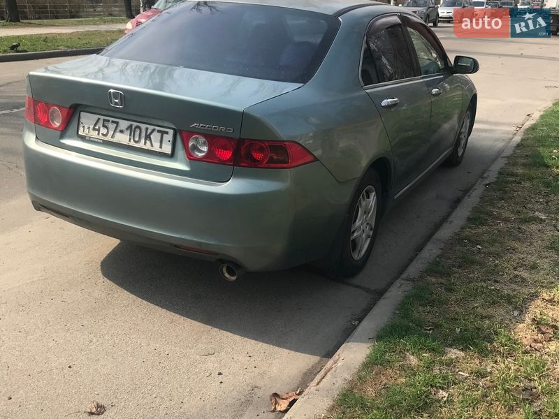 Седан Honda Accord 2003 в Киеве