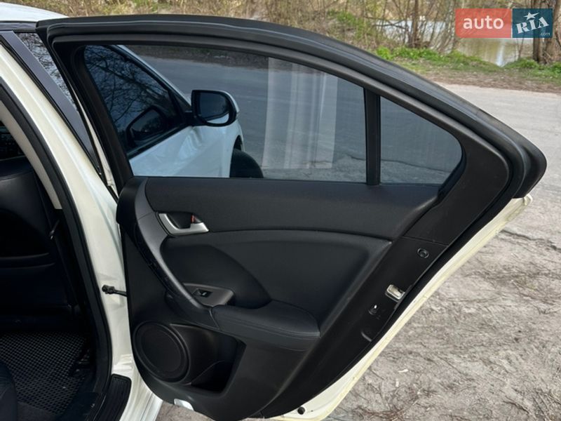 Седан Honda Accord 2010 в Ірпені