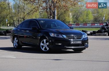 Седан Honda Accord 2015 в Києві