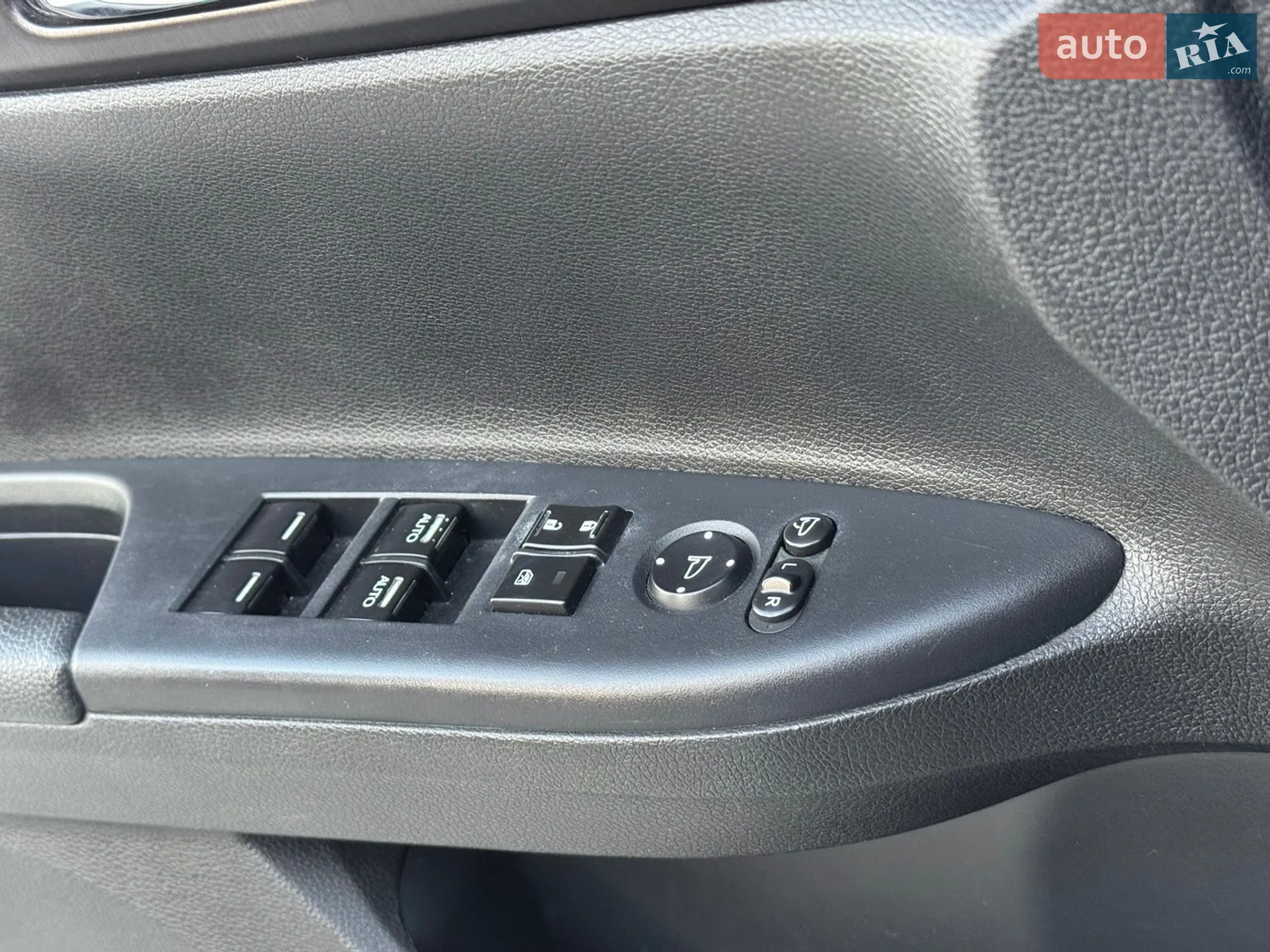 2013 Honda Accord - мініатюра 27