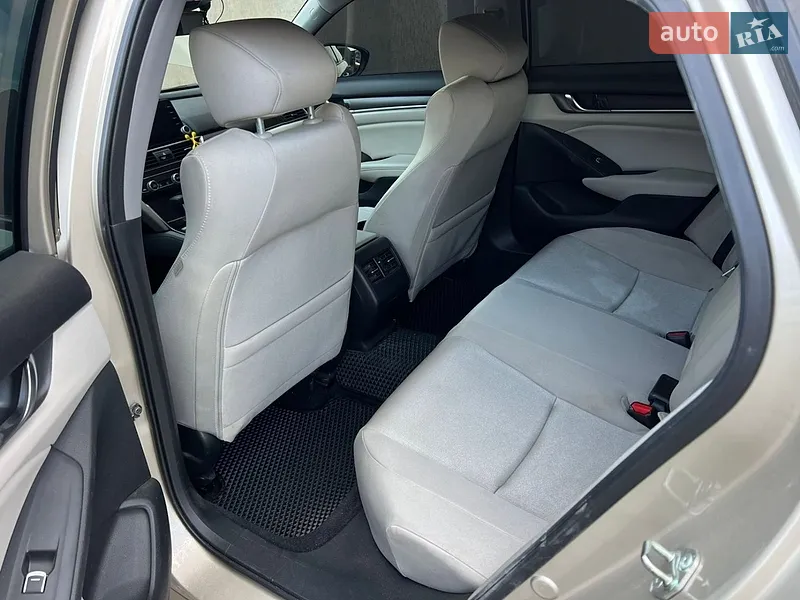 Honda Accord 2018 VIN 1HGCV1F46JA152134 фото оголошення 13 з 62
