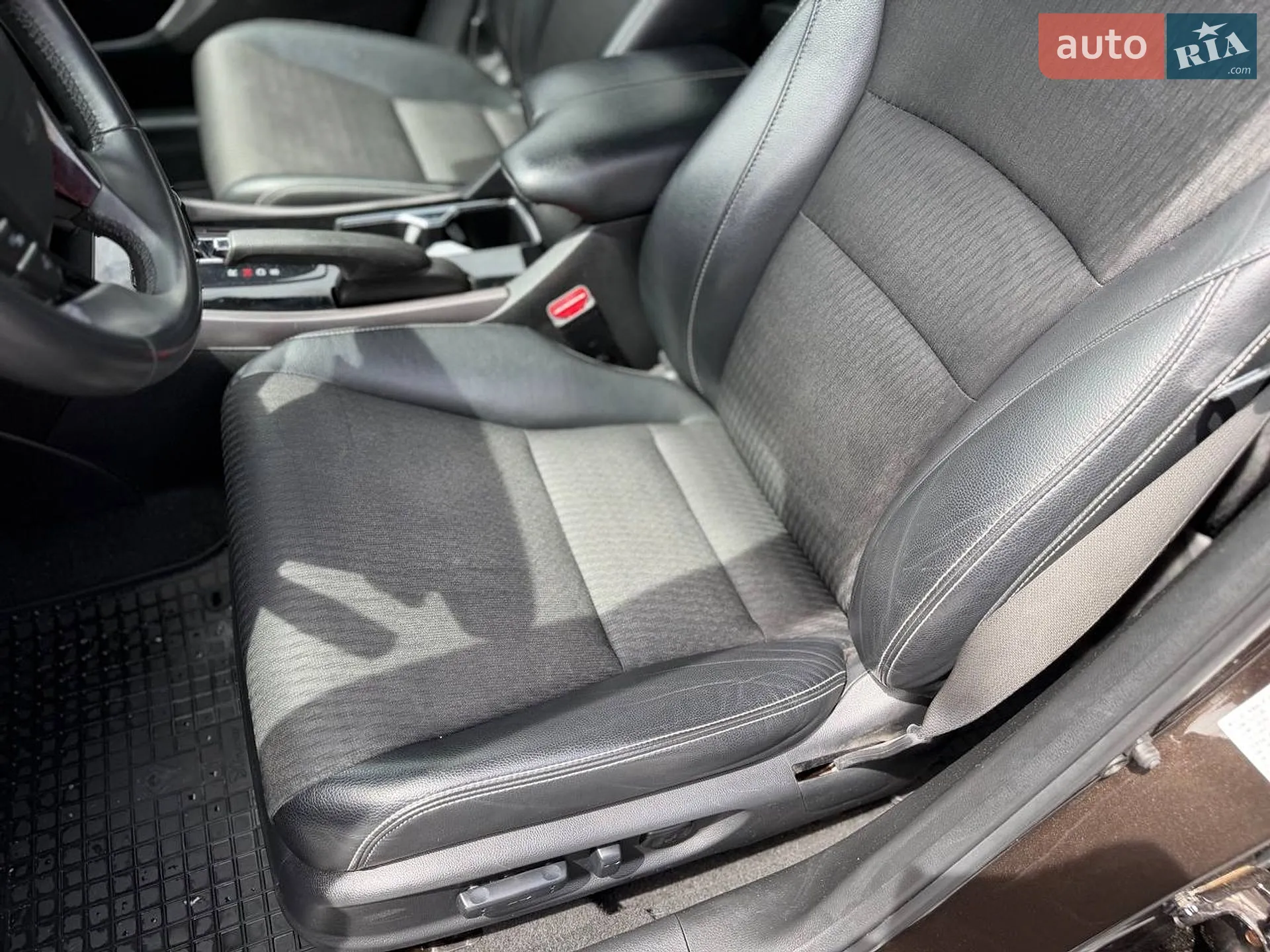 2015 Honda Accord - мініатюра 18