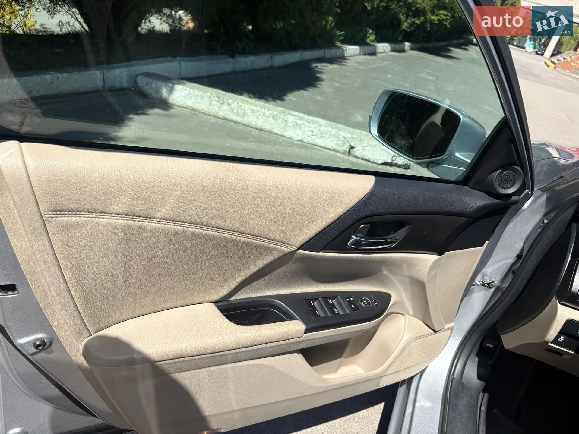 2015 Honda Accord - мініатюра 16