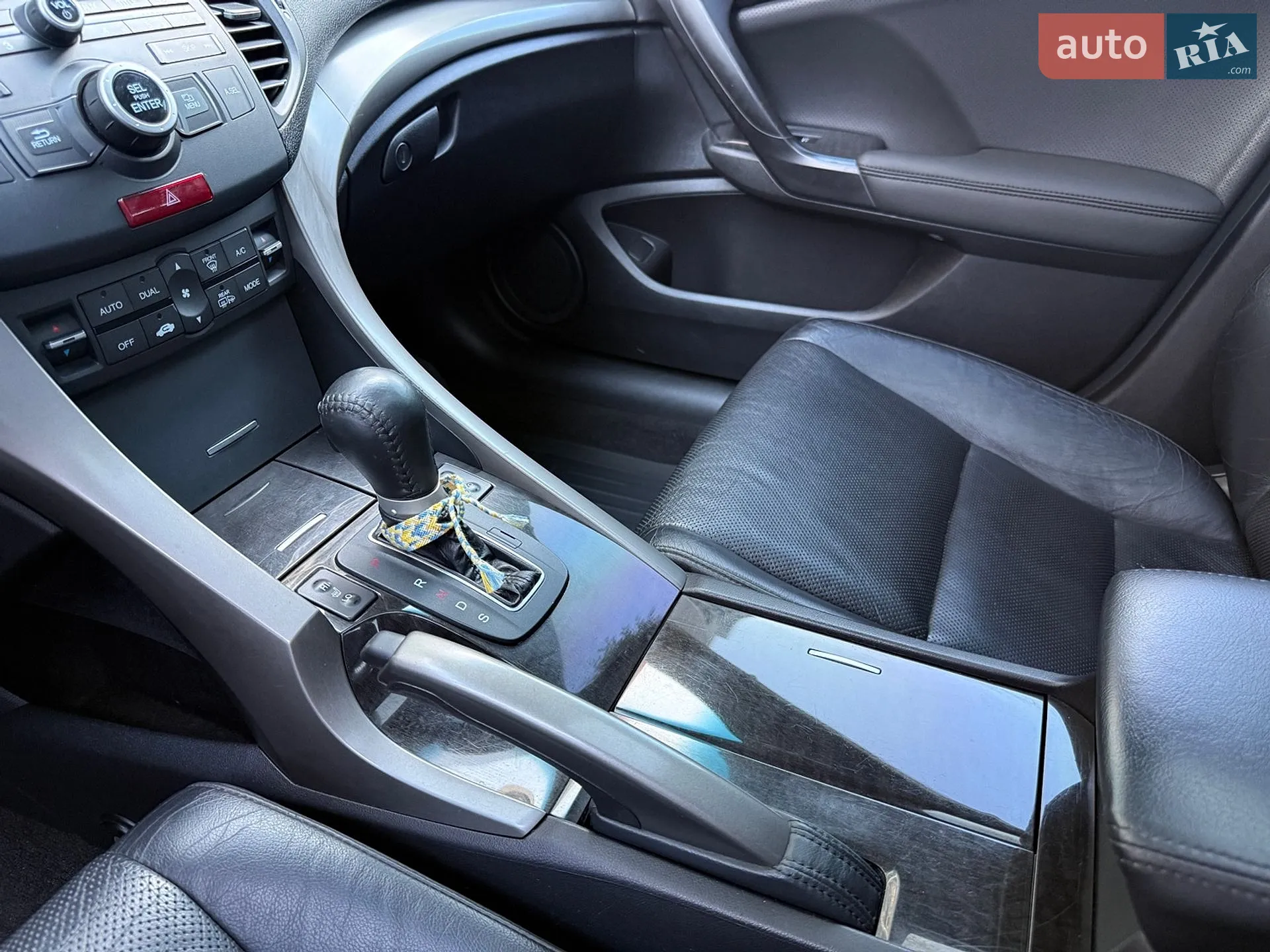 2010 Honda Accord - мініатюра 25