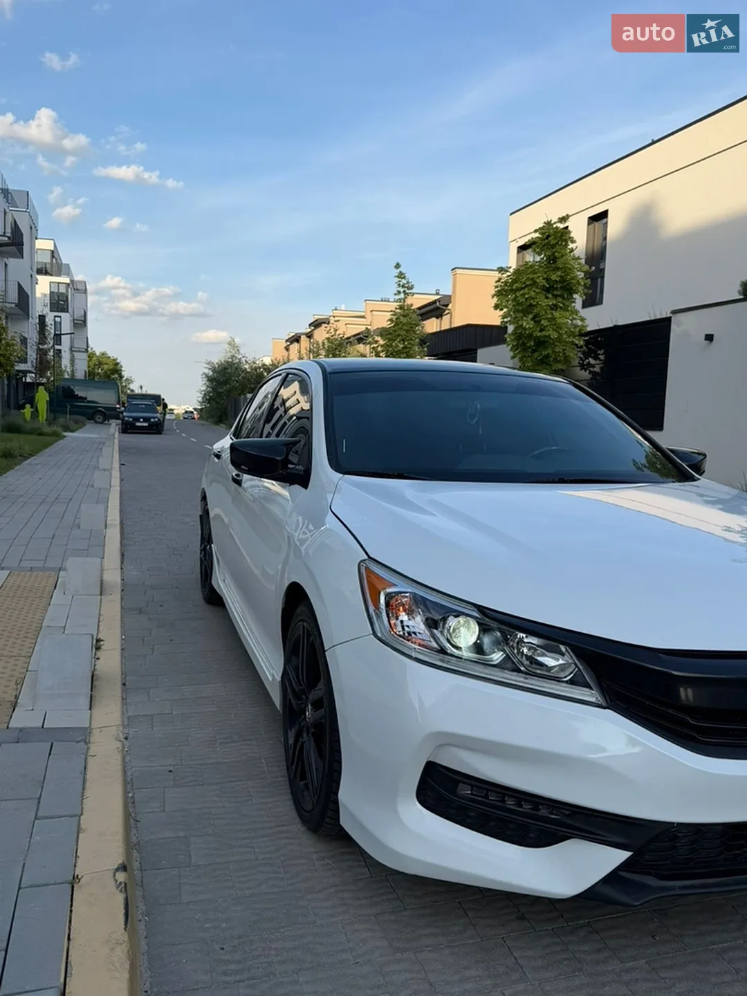 2016 Honda Accord - мініатюра 16