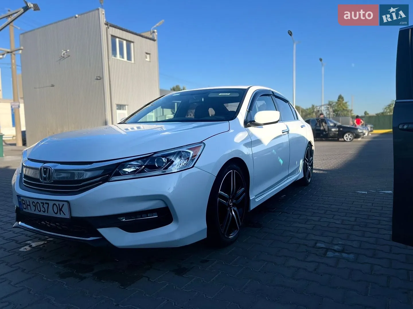 2017 Honda Accord - мініатюра 2