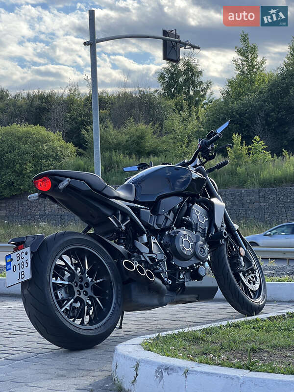 Мотоцикл Без обтікачів (Naked bike) Honda CB 1000R 2022 в Львові