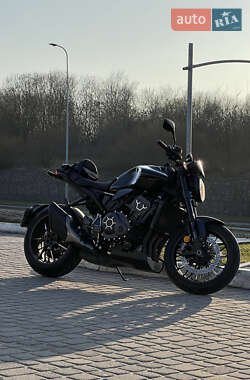 Мотоцикл Без обтекателей (Naked bike) Honda CB 1000R 2022 в 
