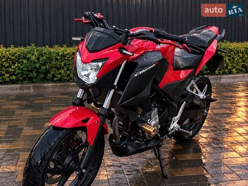 Honda CB 300F 2016