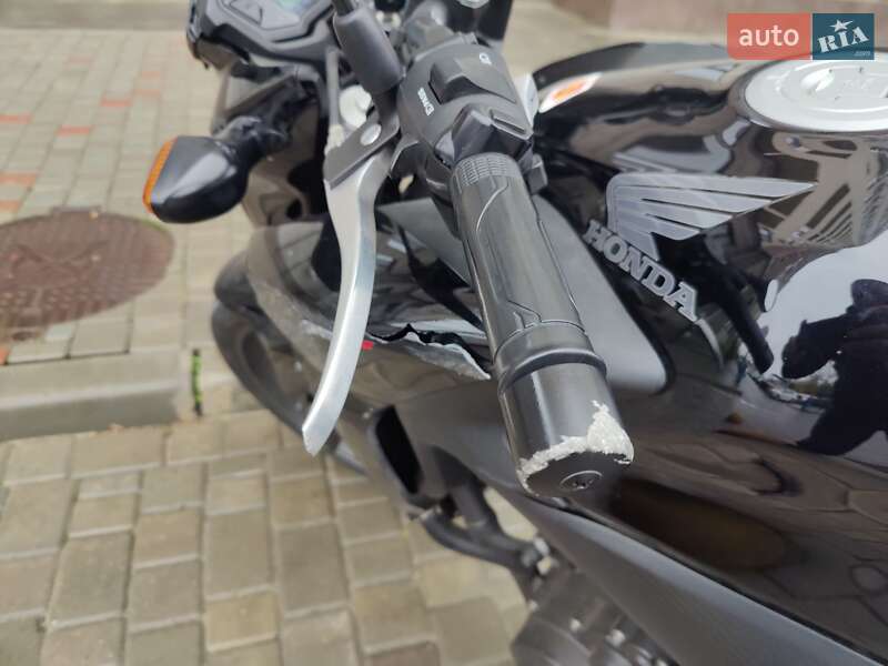 Грузовые мотороллеры, мотоциклы, скутеры, мопеды Honda CB 400F 2013 в Одессе фото 5 Грузовые мотороллеры, мотоциклы, скутеры, мопеды Honda CB 400F 2013 в Одессе