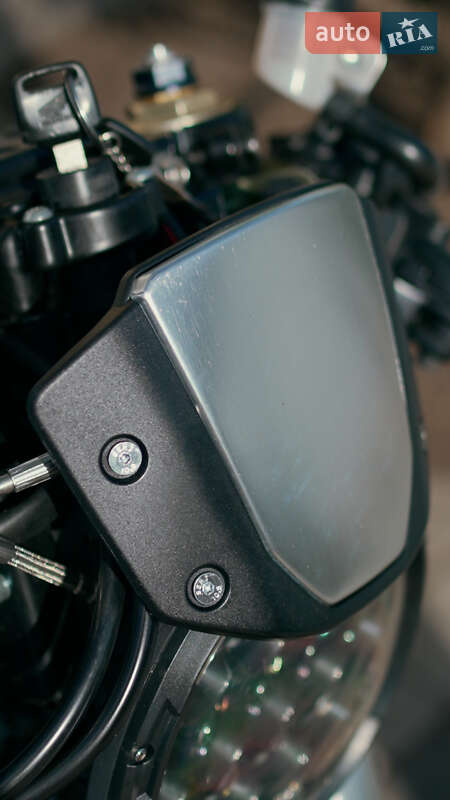 Кафе рейсер Honda CB 400SF 2000 в Одесі