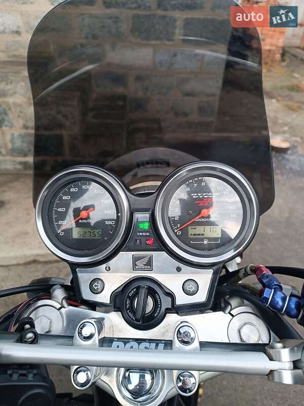 Мотоцикл Классік Honda CB 400SF 2003 в Слов'янську фото 69 Мотоцикл Классік Honda CB 400SF 2003 в Слов'янську