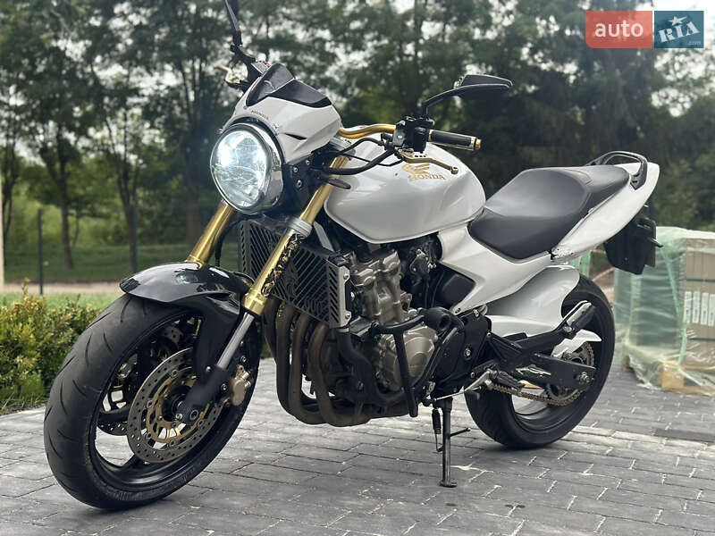 Мотоцикл Без обтекателей (Naked bike) Honda CB 600F Hornet 2005 в 