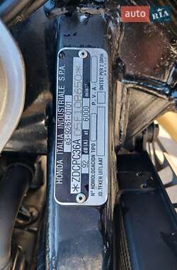 Мотоцикл Без обтекателей (Naked bike) Honda CB 600F Hornet 2005 в 