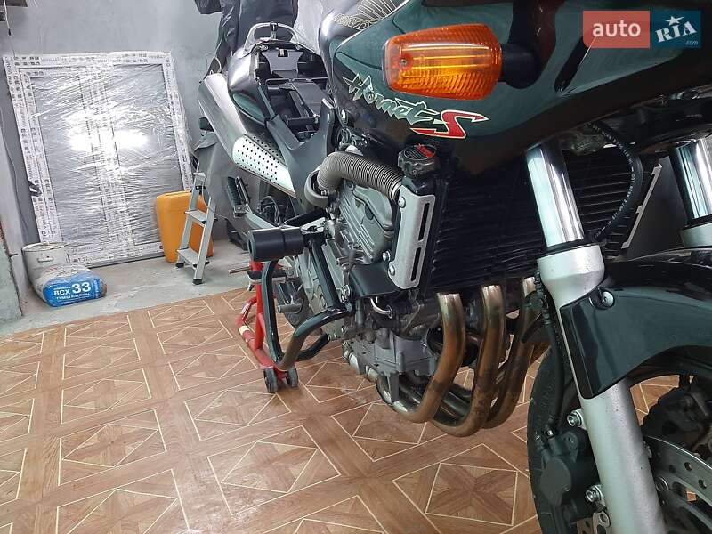 Грузовые мотороллеры, мотоциклы, скутеры, мопеды Honda CB 600F Hornet 2000 в Подволочиске фото 3 Грузовые мотороллеры, мотоциклы, скутеры, мопеды Honda CB 600F Hornet 2000 в Подволочиске