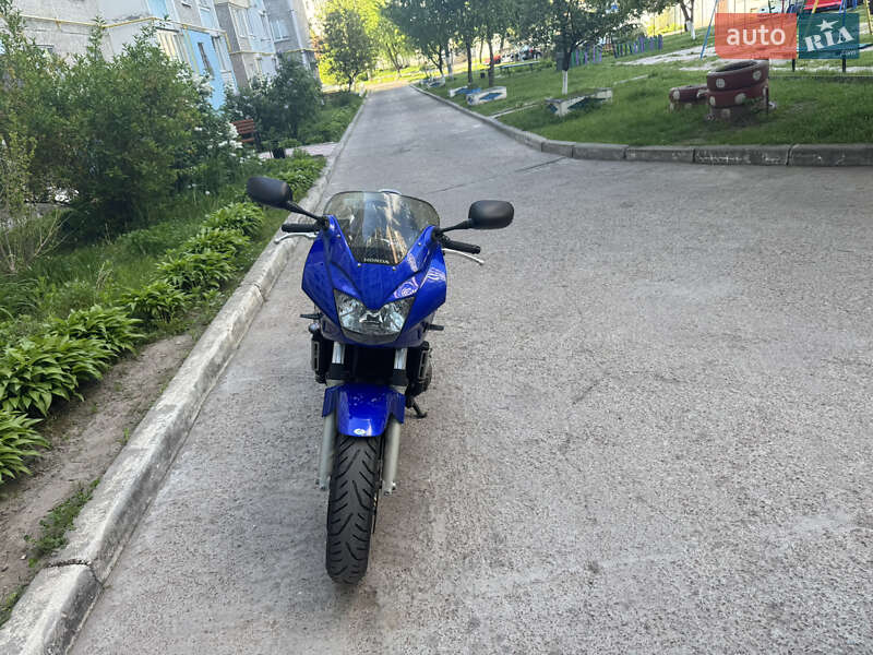 Спортбайк Honda CB 600F Hornet 2002 в Чернигове фото 2 Спортбайк Honda CB 600F Hornet 2002 в Чернигове