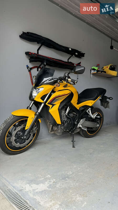 Мотоцикл Без обтекателей (Naked bike) Honda CB 650F 2014 в Ровно фото 3 Мотоцикл Без обтекателей (Naked bike) Honda CB 650F 2014 в Ровно