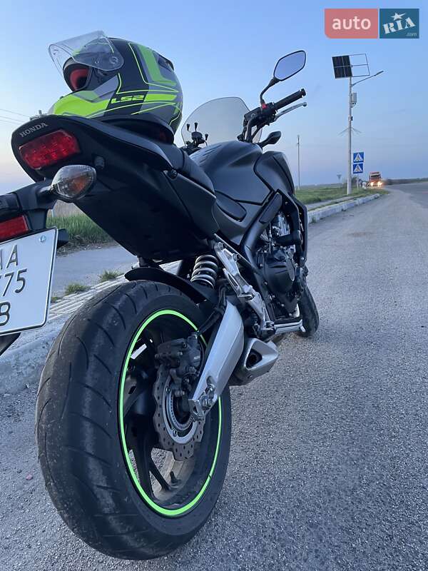 Мотоцикл Без обтікачів (Naked bike) Honda CB 650F 2015 в Миколаєві фото 4 Мотоцикл Без обтікачів (Naked bike) Honda CB 650F 2015 в Миколаєві