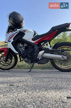 Мотоцикл Спорт-туризм Honda CB 650F 2015 в 