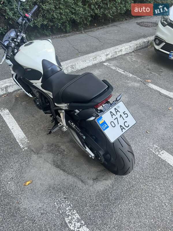 Мотоцикл Без обтекателей (Naked bike) Honda CB 650F 2015 в Киеве фото 2 Мотоцикл Без обтекателей (Naked bike) Honda CB 650F 2015 в Киеве