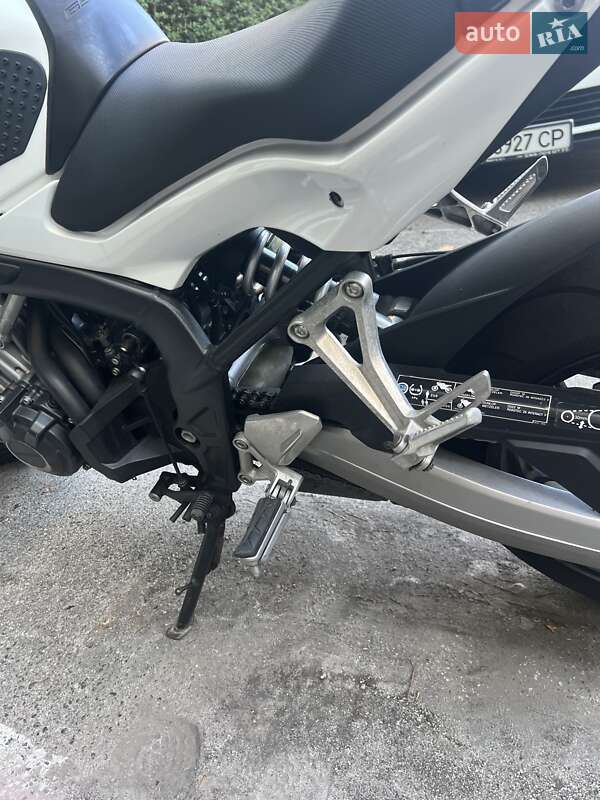 Мотоцикл Без обтекателей (Naked bike) Honda CB 650F 2015 в Киеве фото 7 Мотоцикл Без обтекателей (Naked bike) Honda CB 650F 2015 в Киеве