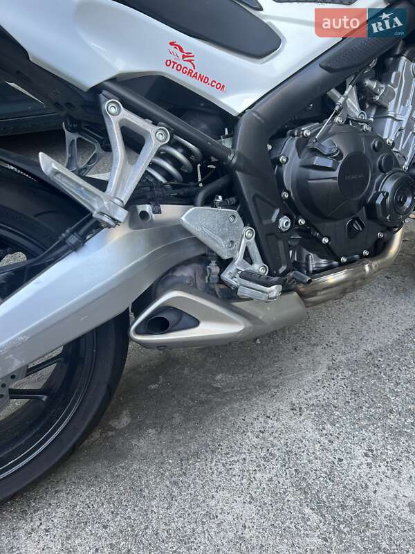 Мотоцикл Без обтекателей (Naked bike) Honda CB 650F 2015 в Киеве фото 24 Мотоцикл Без обтекателей (Naked bike) Honda CB 650F 2015 в Киеве