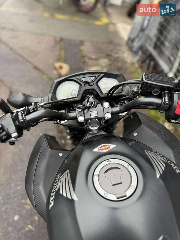 Мотоцикл Без обтекателей (Naked bike) Honda CB 650F 2014 в Киеве фото 7 Мотоцикл Без обтекателей (Naked bike) Honda CB 650F 2014 в Киеве