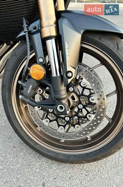 Мотоцикл Без обтекателей (Naked bike) Honda CB 650R 2024 в 