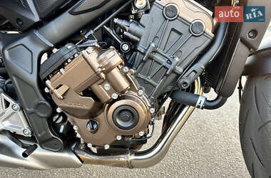 Мотоцикл Без обтекателей (Naked bike) Honda CB 650R 2024 в 