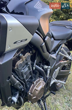 Мотоцикл Без обтекателей (Naked bike) Honda CB 650R 2024 в 