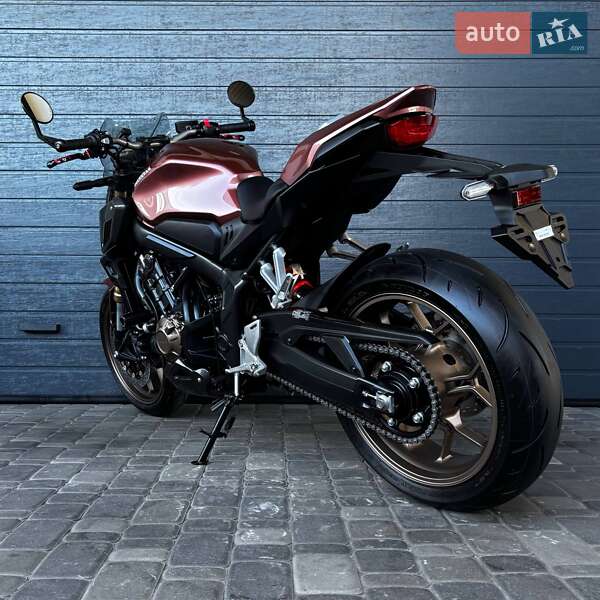 Мотоцикл Без обтекателей (Naked bike) Honda CB 650R 2023 в Белой Церкви фото 7 Мотоцикл Без обтекателей (Naked bike) Honda CB 650R 2023 в Белой Церкви